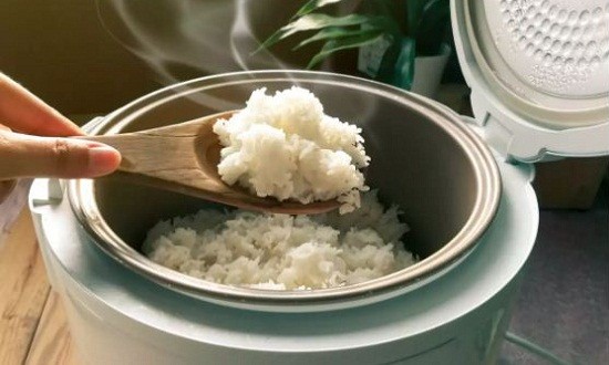 &Pi;&rho;&omicron;&sigma;&omicron;&chi;ή! &Mu;&eta;&nu; &phi;&alpha;&sigmaf; &tau;&omicron; &rho;ύ&zeta;&iota; &pi;&omicron;&upsilon; &pi;&epsilon;&rho;ί&sigma;&sigma;&epsilon;&psi;&epsilon; &alpha;&pi;ό &chi;&theta;&epsilon;&sigmaf;!