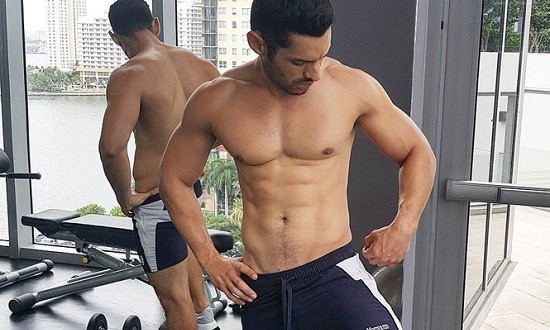 3 &alpha;&sigma;&kappa;ή&sigma;&epsilon;&iota;&sigmaf; &delta;&upsilon;&nu;&alpha;&tau;έ&sigmaf; &kappa;&alpha;&iota; &xi;&epsilon;&chi;&omega;&rho;&iota;&sigma;&tau;έ&sigmaf;