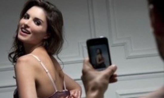 Κι όμως αυτά είναι που παρατηρεί ένας άντρας σε μία γυναίκα!