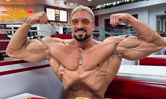 Joesthetics: &Nu;&epsilon;&kappa;&rho;ό&sigmaf; &sigma;&tau;&alpha; 30 &tau;&omicron;&upsilon; &omicron; influencer bodybuilder &Tau;&zeta;&omicron; &Lambda;ί&nu;&tau;&nu;&epsilon;&rho;