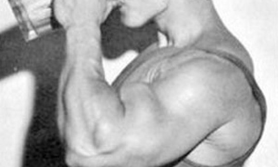 &Tau;&omicron; &alpha;&upsilon;&theta;&epsilon;&nu;&tau;&iota;&kappa;ό Arnold Schwarzenegger Protein Shake (&Sigma;&upsilon;&nu;&tau;&alpha;&gamma;ή) !!!