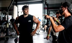 &Tau;&omicron; &delta;&iota;&alpha;&tau;&rho;&omicron;&phi;&iota;&kappa;ό &pi;&lambda;ά&nu;&omicron; &tau;&omicron;&upsilon; Henry Cavill &gamma;&iota;&alpha; &mu;&upsilon;ϊ&kappa;ή &alpha;&nu;ά&pi;&tau;&upsilon;&xi;&eta;