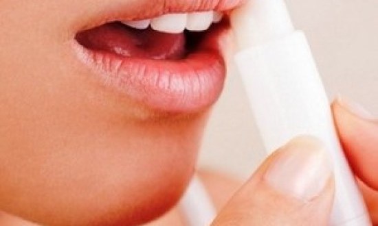 Λάδι και σοκολάτα για την ενυδάτωση των χειλιών!