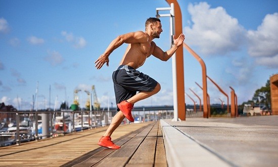 &Gamma;&iota;&alpha;&tau;ί &alpha;&nu; &kappa;ά&nu;&epsilon;&iota;&sigmaf; HIIT &pi;&rho;&omicron;&pi;ό&nu;&eta;&sigma;&eta; &theta;&alpha; &kappa;&epsilon;&rho;&delta;ί&sigma;&epsilon;&iota;&sigmaf; &chi;&rho;ό&nu;&iota;&alpha; &zeta;&omega;ή&sigmaf;