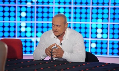 &Omicron; &Gamma;&iota;ά&nu;&nu;&eta;&sigmaf; &Beta;&alpha;&sigma;ά&lambda;&omicron;&sigmaf; &gamma;&iota;&alpha; &tau;&omicron;&nu; &laquo;&mu;&alpha;&chi;&eta;&tau;ή&raquo; &gamma;&iota;ό &tau;&omicron;&upsilon;, &tau;&omicron; Survivor &kappa;&alpha;&iota; &tau;&eta; &sigma;&omega;&mu;&alpha;&tau;&iota;&kappa;ή &delta;&iota;ά&pi;&lambda;&alpha;&sigma;&eta; &sigma;&tau;&omicron; &laquo;&Omicron;&Lambda;&Alpha;&raquo; (vid)