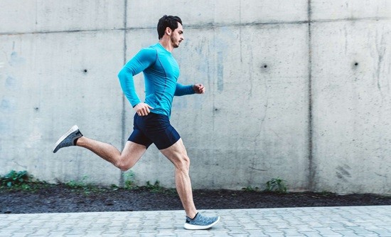 &Pi;ό&sigma;&omicron; &gamma;&rho;ή&gamma;&omicron;&rho;&alpha; &mu;&pi;&omicron;&rho;&epsilon;ί &nu;&alpha; &tau;&rho;έ&xi;&epsilon;&iota; &omicron; ά&nu;&theta;&rho;&omega;&pi;&omicron;&sigmaf;