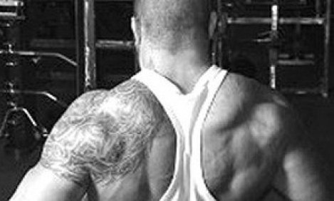 &Phi;&tau;&iota;ά&xi;&tau;&epsilon; &mu;&iota;&alpha; &pi;&alpha;&nu;ί&sigma;&chi;&upsilon;&rho;&eta; &pi;&lambda;ά&tau;&eta; &mu;&epsilon; &alpha;&upsilon;&tau;έ&sigmaf; &tau;&iota;&sigmaf; 4 &alpha;&sigma;&kappa;ή&sigma;&epsilon;&iota;&sigmaf;