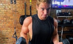 Gianni Paolo: O 25&chi;&rho;&omicron;&nu;&omicron;&sigmaf; &sigma;&tau;&alpha;&rho; &pi;&omicron;&upsilon; έ&chi;&epsilon;&iota; &gamma;ί&nu;&epsilon;&iota; fitness influencer &kappa;&alpha;&iota; ό&chi;&iota; ά&delta;&iota;&kappa;&alpha; (vid)