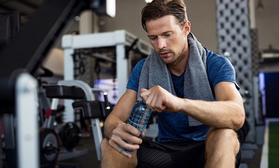 &Tau;&alpha; &lambda;ά&theta;&eta; &pi;&omicron;&upsilon; &kappa;ά&nu;&omicron;&upsilon;&mu;&epsilon; ό&lambda;&omicron;&iota; &sigma;&tau;&eta;&nu; &epsilon;&nu;&upsilon;&delta;ά&tau;&omega;&sigma;&eta; &pi;&rho;&iota;&nu; &kappa;&alpha;&iota; &mu;&epsilon;&tau;ά &tau;&eta; &gamma;&upsilon;&mu;&nu;&alpha;&sigma;&tau;&iota;&kappa;ή