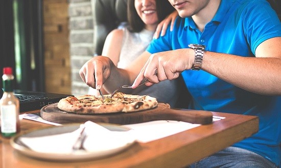&Pi;ό&sigma;&omicron; &sigma;&upsilon;&chi;&nu;ά &epsilon;&pi;&iota;&tau;&rho;έ&pi;&epsilon;&tau;&alpha;&iota; &nu;&alpha; &laquo;&kappa;&lambda;έ&beta;&epsilon;&iota;&sigmaf;&raquo; &gamma;&epsilon;ύ&mu;&alpha; &alpha;&nu; &kappa;ά&nu;&epsilon;&iota;&sigmaf; &delta;&iota;&alpha;&tau;&rho;&omicron;&phi;ή