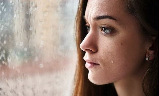 &Tau;ί &mu;&alpha;&sigmaf; &sigma;&upsilon;&mu;&beta;&alpha;ί&nu;&epsilon;&iota; ό&tau;&alpha;&nu; &kappa;&lambda;&alpha;ί&mu;&epsilon;;