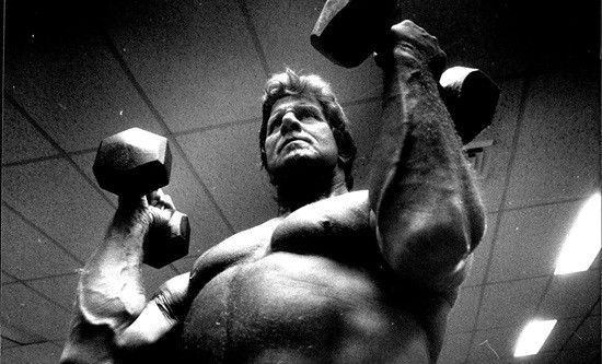 Charles Atlas, &omicron; ά&nu;&theta;&rho;&omega;&pi;&omicron;&sigmaf; &pi;&omicron;&upsilon; &pi;&omicron;&upsilon;&lambda;&omicron;ύ&sigma;&epsilon; &mu;ύ&epsilon;&sigmaf; &mu;έ&sigma;&omega; &tau;&alpha;&chi;&upsilon;&delta;&rho;&omicron;&mu;&epsilon;ί&omicron;&upsilon;