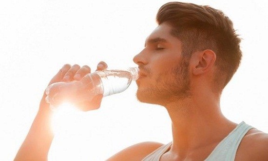 &Tau;&iota; &sigma;&upsilon;&mu;&beta;&alpha;ί&nu;&epsilon;&iota; &sigma;&tau;&omicron;&nu; &omicron;&rho;&gamma;&alpha;&nu;&iota;&sigma;&mu;ό &sigma;&omicron;&upsilon; ό&tau;&alpha;&nu; &pi;ί&nu;&epsilon;&iota;&sigmaf; &upsilon;&pi;&epsilon;&rho;&beta;&omicron;&lambda;&iota;&kappa;ά &pi;&omicron;&lambda;ύ &nu;&epsilon;&rho;ό;