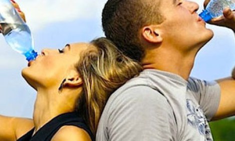 &Pi;ό&sigma;&omicron; &nu;&epsilon;&rho;ό &pi;&rho;έ&pi;&epsilon;&iota; &nu;&alpha; &pi;ί&nu;&omega; &eta;&mu;&epsilon;&rho;&eta;&sigma;ί&omega;&sigmaf;;