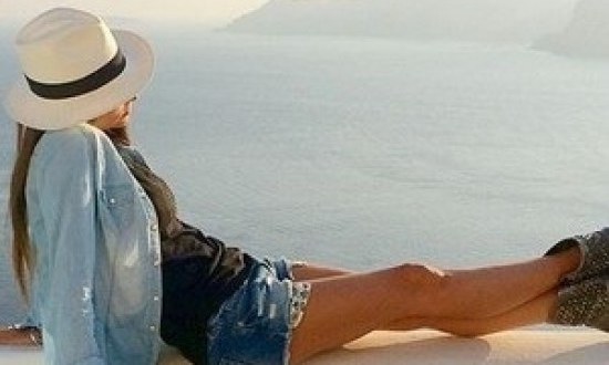 &Pi;&omicron;&iota;&alpha; &Epsilon;&lambda;&lambda;&eta;&nu;ί&delta;&alpha; &eta;&theta;&omicron;&pi;&omicron;&iota;ό&sigmaf; &alpha;&nu;έ&beta;&alpha;&sigma;&epsilon; &phi;&omega;&tau;&omicron;&gamma;&rho;&alpha;&phi;ί&alpha; &kappa;&alpha;&iota; &pi;ή&rho;&epsilon; 4.500 likes;