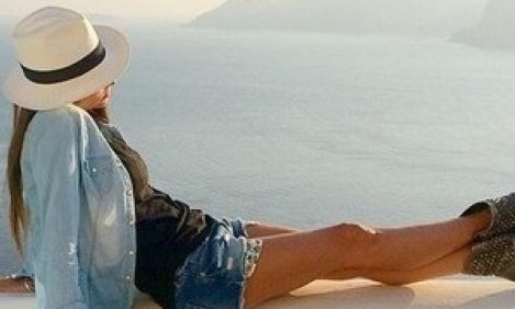 &Pi;&omicron;&iota;&alpha; &Epsilon;&lambda;&lambda;&eta;&nu;ί&delta;&alpha; &eta;&theta;&omicron;&pi;&omicron;&iota;ό&sigmaf; &alpha;&nu;έ&beta;&alpha;&sigma;&epsilon; &phi;&omega;&tau;&omicron;&gamma;&rho;&alpha;&phi;ί&alpha; &kappa;&alpha;&iota; &pi;ή&rho;&epsilon; 4.500 likes;