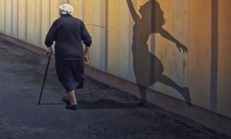 &Tau;&alpha; &tau;έ&sigma;&sigma;&epsilon;&rho;&alpha; &mu;&upsilon;&sigma;&tau;&iota;&kappa;ά &tau;&eta;&sigmaf; &mu;&alpha;&kappa;&rho;&omicron;&zeta;&omega;ί&alpha;&sigmaf;