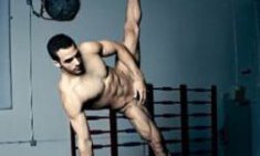 O&iota; &Alpha;&mu;&epsilon;&rho;&iota;&nu;ά&kappa;&omicron;&iota; &alpha;&theta;&lambda;&eta;&tau;έ&sigmaf; &mu;&epsilon; &tau;&alpha; &pi;&iota;&omicron; &pi;&omicron;&theta;&eta;&tau;ά &kappa;&omicron;&rho;&mu;&iota;ά &sigma;&tau;&omicron; ESPN magazine (&phi;&omega;&tau;ό/video)