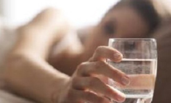 Πιείτε το πριν κοιμηθείτε και κάψτε λίπος