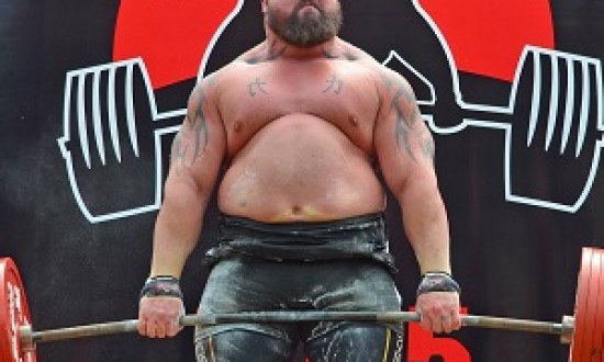 Σήκωσε 500 κιλά και παραλίγο να πεθάνει (video)