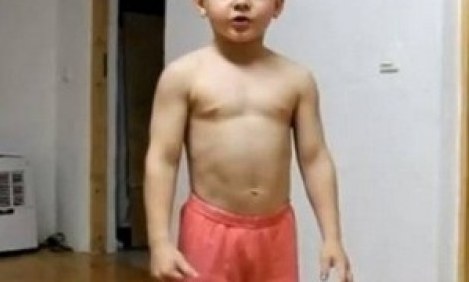 &Alpha;&upsilon;&tau;ό &epsilon;ί&nu;&alpha;&iota; &tau;&omicron; &pi;&iota;&omicron; &delta;&upsilon;&nu;&alpha;&tau;ό &pi;&alpha;&iota;&delta;ί &sigma;&tau;&omicron;&nu; &kappa;ό&sigma;&mu;&omicron;! (VIDEO)