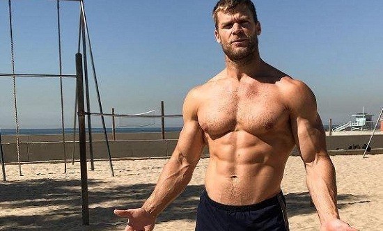 &Pi;&alpha;&sigma;ί&gamma;&nu;&omega;&sigma;&tau;&omicron;&sigmaf; fitness guru &pi;&rho;&omicron;&tau;&epsilon;ί&nu;&epsilon;&iota; 3 &alpha;&sigma;&kappa;ή&sigma;&epsilon;&iota;&sigmaf; &gamma;&iota;&alpha; &nu;&alpha; &chi;&tau;ί&sigma;&epsilon;&iota;&sigmaf; &delta;&upsilon;&nu;&alpha;&tau;ά &kappa;&alpha;&iota; &mu;&epsilon;&gamma;ά&lambda;&alpha; &chi;έ&rho;&iota;&alpha;