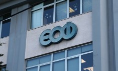 &Omicron; &Epsilon;&Omicron;&Phi; &alpha;&pi;&omicron;&sigma;ύ&rho;&epsilon;&iota; &alpha;&pi;ό &tau;&eta;&nu; &alpha;&gamma;&omicron;&rho;ά &pi;&rho;&omicron;ϊό&nu; &pi;&alpha;&sigma;ί&gamma;&nu;&omega;&sigma;&tau;&eta;&sigmaf; &epsilon;&tau;&alpha;&iota;&rho;ί&alpha;&sigmaf;