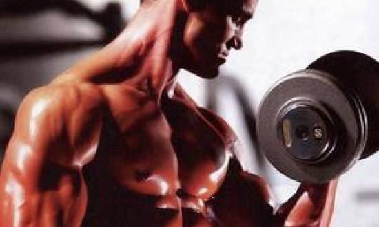 Η άσκηση με αλτήρες βελτιώνει τη δύναμη