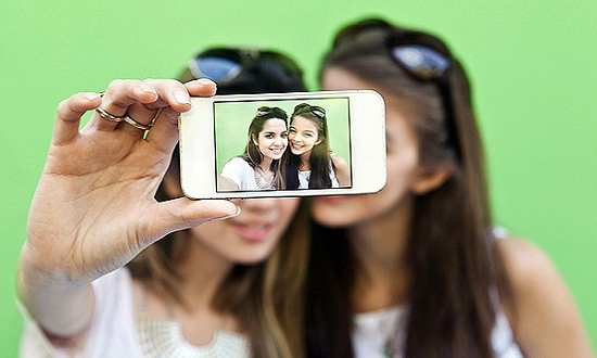 &Pi;ώ&sigmaf; &omicron;&iota; selfies &epsilon;&pi;&eta;&rho;&epsilon;ά&zeta;&omicron;&upsilon;&nu; &tau;&eta;&nu; &upsilon;&gamma;&epsilon;ί&alpha; &mu;&alpha;&sigmaf;