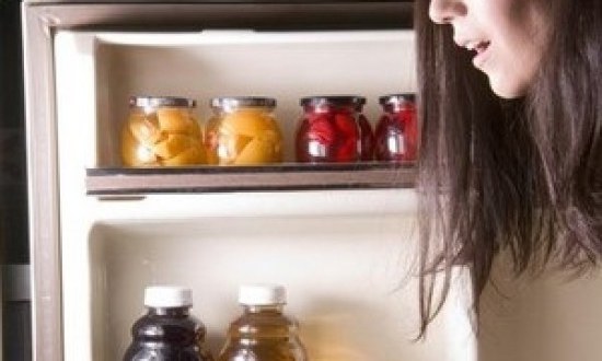 Ποιες τροφές δεν πρέπει να τρώτε ποτέ πριν τον ύπνο