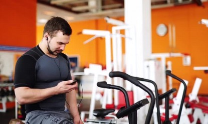 &Gamma;&iota;&alpha;&tau;ί ό&lambda;&alpha; &tau;&alpha; &gamma;&upsilon;&mu;&nu;&alpha;&sigma;&tau;ή&rho;&iota;&alpha; έ&chi;&omicron;&upsilon;&nu; &delta;&upsilon;&nu;&alpha;&tau;ή &mu;&omicron;&upsilon;&sigma;&iota;&kappa;ή;