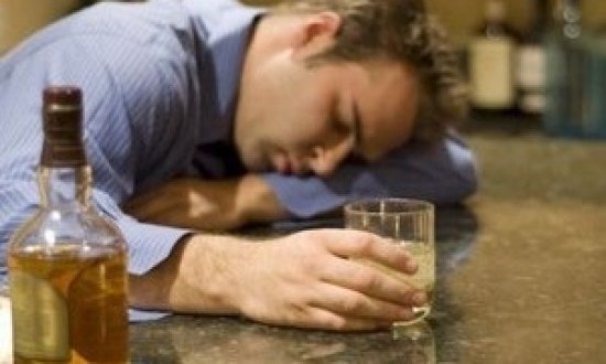 Ήπιες πολύ; Ποιο φρούτο να φας για να συνέλθεις πιο γρήγορα