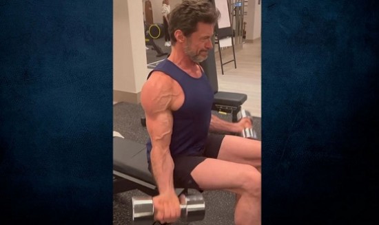 &Chi;&iota;&omicron;&upsilon; &Tau;&zeta;ά&kappa;&mu;&alpha;&nu;: &Delta;&epsilon;ί&chi;&nu;&epsilon;&iota; &tau;&omicron;&upsilon;&sigmaf; &mu;&upsilon;&sigmaf; &tau;&omicron;&upsilon; &tau;&omicron;&upsilon; &tau;&eta;&nu; ώ&rho;&alpha; &pi;&omicron;&upsilon; &gamma;&upsilon;&mu;&nu;ά&zeta;&epsilon;&tau;&alpha;&iota; &sigma;&kappa;&lambda;&eta;&rho;ά (vid)