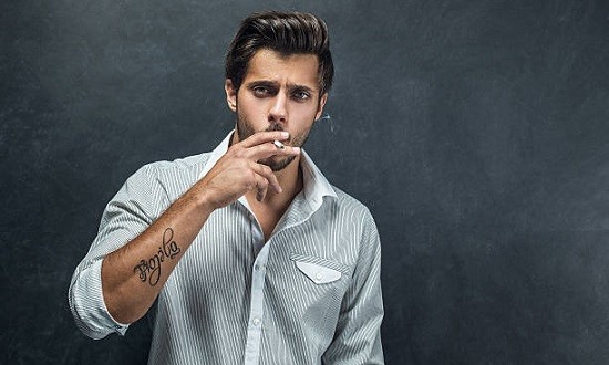 &Tau;&iota; &pi;&rho;&omicron;&kappa;&alpha;&lambda;&epsilon;ί &sigma;&tau;&omicron; &sigma;ώ&mu;&alpha; &sigma;&omicron;&upsilon; έ&nu;&alpha; &tau;&sigma;&iota;&gamma;ά&rho;&omicron; &kappa;ά&theta;&epsilon; &mu;έ&rho;&alpha;