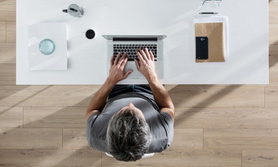 &Tau;&iota; &sigma;&upsilon;&mu;&beta;&alpha;ί&nu;&epsilon;&iota; &sigma;&tau;&omicron; &sigma;ώ&mu;&alpha; &sigma;&alpha;&sigmaf; ό&tau;&alpha;&nu; &kappa;ά&theta;&epsilon;&sigma;&tau;&epsilon; ό&lambda;&eta; &mu;έ&rho;&alpha; &sigma;&epsilon; έ&nu;&alpha; &gamma;&rho;&alpha;&phi;&epsilon;ί&omicron;;