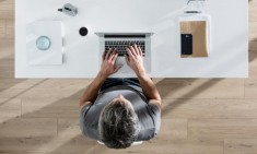 &Tau;&iota; &sigma;&upsilon;&mu;&beta;&alpha;ί&nu;&epsilon;&iota; &sigma;&tau;&omicron; &sigma;ώ&mu;&alpha; &sigma;&alpha;&sigmaf; ό&tau;&alpha;&nu; &kappa;ά&theta;&epsilon;&sigma;&tau;&epsilon; ό&lambda;&eta; &mu;έ&rho;&alpha; &sigma;&epsilon; έ&nu;&alpha; &gamma;&rho;&alpha;&phi;&epsilon;ί&omicron;;
