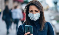 &Gamma;&iota;&alpha;&tau;ί &delta;&epsilon;&nu; &pi;&rho;έ&pi;&epsilon;&iota; &nu;&alpha; &kappa;&alpha;&tau;&epsilon;&beta;ά&zeta;&omicron;&upsilon;&mu;&epsilon; &tau;&eta; &mu;ά&sigma;&kappa;&alpha; &sigma;&tau;&omicron; &pi;&eta;&gamma;&omicron;ύ&nu;&iota;;