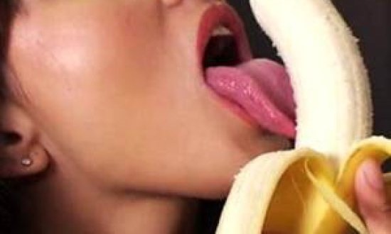 &Eta; &pi;&omicron;&rho;&nu;&omicron;&sigma;&tau;ά&rho; Sunny Leone &mu;&alpha;&sigmaf; &delta;&epsilon;ί&chi;&nu;&epsilon;&iota; &tau;&iota; &tau;&epsilon;&chi;&nu;&iota;&kappa;έ&sigmaf; &alpha;&kappa;&omicron;&lambda;&omicron;&upsilon;&theta;&epsilon;ί ό&tau;&alpha;&nu; &kappa;ά&nu;&epsilon;&iota; &sigma;&tau;&omicron;&mu;&alpha;&tau;&iota;&kappa;ό &sigma;&epsilon;&xi; (video)