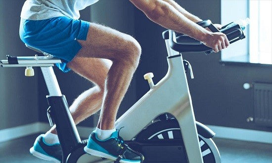 &Nu;&alpha; &pi;&omicron;&iota;&omicron;&upsilon;&sigmaf; &mu;ύ&epsilon;&sigmaf; &gamma;&upsilon;&mu;&nu;ά&zeta;&epsilon;&iota;&sigmaf; &sigma;&tau;&omicron; &sigma;&tau;&alpha;&tau;&iota;&kappa;ό &pi;&omicron;&delta;ή&lambda;&alpha;&tau;&omicron;