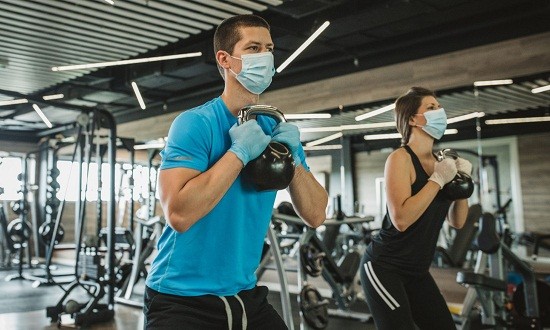 &Mu;ά&sigma;&kappa;&epsilon;&sigmaf; &pi;&alpha;&nu;&tau;&omicron;ύ: &Tau;&iota; &theta;&alpha; &iota;&sigma;&chi;ύ&sigma;&epsilon;&iota; &gamma;&iota;&alpha; &tau;&rho;έ&xi;&iota;&mu;&omicron; &kappa;&alpha;&iota; &gamma;&upsilon;&mu;&nu;&alpha;&sigma;&tau;ή&rho;&iota;&alpha;