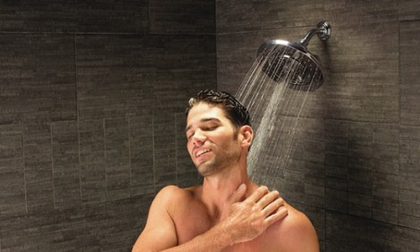 Κάθε πότε πρέπει να κάνουμε μπάνιο;