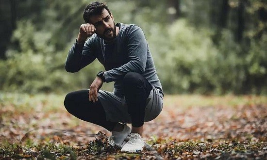 &Tau;&iota; &mu;&alpha;&sigmaf; &sigma;&upsilon;&mu;&beta;&alpha;ί&nu;&epsilon;&iota; ό&tau;&alpha;&nu; &delta;&epsilon;&nu; &pi;&epsilon;&rho;&pi;&alpha;&tau;ά&mu;&epsilon;;