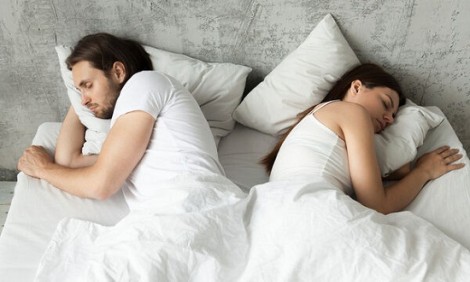 &Tau;&iota; &sigma;&upsilon;&mu;&beta;&alpha;ί&nu;&epsilon;&iota; &sigma;&tau;&omicron; &sigma;ώ&mu;&alpha; &sigma;&omicron;&upsilon; ό&tau;&alpha;&nu; &alpha;&pi;έ&chi;&epsilon;&iota;&sigmaf; &kappa;&alpha;&iota;&rho;ό &alpha;&pi;ό &tau;&omicron; &sigma;&epsilon;&xi;;