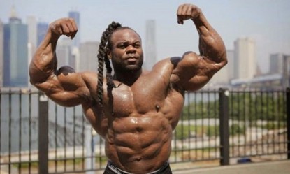 O &theta;&eta;&rho;&iota;ώ&delta;&eta;&sigmaf; Kai Greene &beta;ά&zeta;&epsilon;&iota; &tau;έ&lambda;&omicron;&sigmaf; &sigma;&tau;&alpha; &sigma;&epsilon;&nu;ά&rho;&iota;&alpha; &epsilon;&pi;&iota;&sigma;&tau;&rho;&omicron;&phi;ή&sigmaf; &tau;&omicron;&upsilon; &sigma;&tau;&omicron; bodybuilding