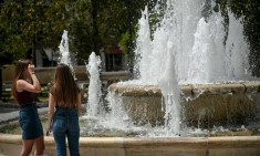 Έ&rho;&chi;&epsilon;&tau;&alpha;&iota; &kappa;&alpha;ύ&sigma;&omega;&nu;&alpha;&sigmaf;! &Omicron;&delta;&eta;&gamma;ί&epsilon;&sigmaf; &alpha;&pi;ό &tau;&eta;&nu; &Pi;&omicron;&lambda;&iota;&tau;&iota;&kappa;ή &Pi;&rho;&omicron;&sigma;&tau;&alpha;&sigma;ί&alpha; - &Tau;&iota; &pi;&rho;έ&pi;&epsilon;&iota; &nu;&alpha; &pi;&rho;&omicron;&sigma;έ&xi;&epsilon;&tau;&epsilon;
