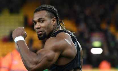 &Tau;&omicron;... &theta;&eta;&rho;ί&omicron; &Alpha;&nu;&tau;ά&mu;&alpha; &Tau;&rho;&alpha;&omicron;&rho;έ &delta;&eta;&lambda;ώ&nu;&epsilon;&iota;: &laquo;&Delta;&epsilon;&nu; &kappa;ά&nu;&omega; &beta;ά&rho;&eta;, &epsilon;ί&nu;&alpha;&iota; &gamma;&epsilon;&nu;&epsilon;&tau;&iota;&kappa;ό&raquo;!