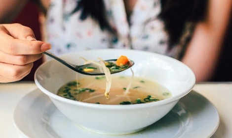 &Tau;&iota; &tau;&rho;ώ&mu;&epsilon; ό&tau;&alpha;&nu; &kappa;ά&nu;&epsilon;&iota; &kappa;&rho;ύ&omicron;;