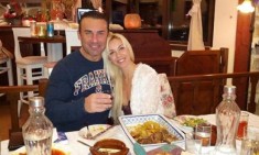 &Rho;&alpha;&gamma;ί&zeta;&epsilon;&iota; &kappa;&alpha;&rho;&delta;&iota;έ&sigmaf; &tau;&omicron; &tau;&epsilon;&lambda;&epsilon;&upsilon;&tau;&alpha;ί&omicron; &alpha;&nu;&tau;ί&omicron; &tau;&eta;&sigmaf; &sigma;&upsilon;&nu;&tau;&rho;ό&phi;&omicron;&upsilon; &tau;&omicron;&upsilon; &Sigma;&omega;&kappa;&rho;ά&tau;&eta; &Pi;&epsilon;&tau;ί&delta;&eta;