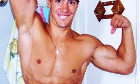 &Alpha;&upsilon;&tau;ό&sigmaf; &epsilon;ί&nu;&alpha;&iota; &omicron; &laquo;&Alpha;&gamma;ά&pi;&eta; &mu;ό&nu;&omicron;&raquo; &pi;&omicron;&upsilon;... &tau;&rho;έ&lambda;&alpha;&nu;&epsilon; &tau;&eta;&nu; &Epsilon;&lambda;&lambda;ά&delta;&alpha;!