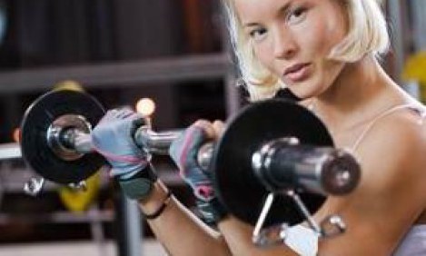 &Mu;&pi;&omicron;&rho;&epsilon;ί &eta; &Kappa;&rho;&epsilon;&alpha;&tau;ί&nu;&eta; &nu;&alpha; &beta;&omicron;&eta;&theta;ή&sigma;&epsilon;&iota; &tau;&iota;&sigmaf; &gamma;&upsilon;&nu;&alpha;ί&kappa;&epsilon;&sigmaf; &alpha;&theta;&lambda;ή&tau;&rho;&iota;&epsilon;&sigmaf;;